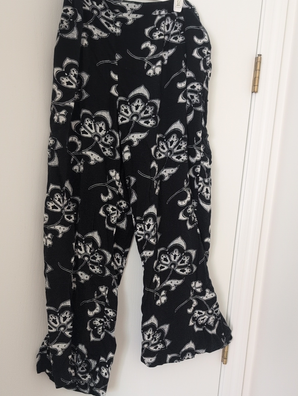 Merona Black Wide-Leg Floral Print Pants